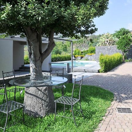 La Casa Dell'Alloro Zafferana Etnea Exterior foto
