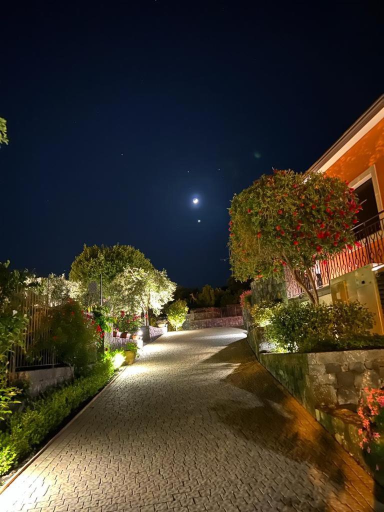La Casa Dell'Alloro Zafferana Etnea Exterior foto